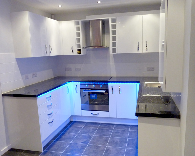 Circular tri-colour reception counter.